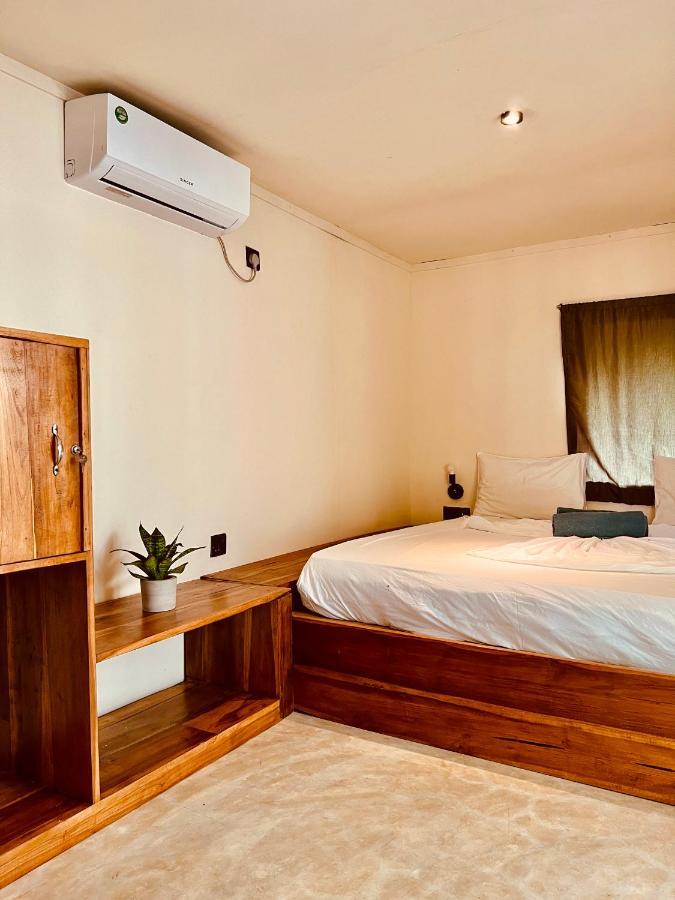 Little Lagoon Hostel Аругам Экстерьер фото